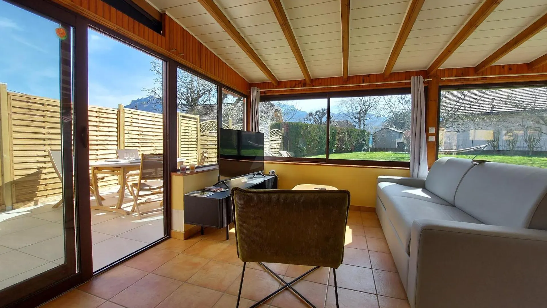 Entre Lac Et Montagne, Cote Calme, Spacieux 3 Pieces Avec Grand Jardin Saint-Jorioz