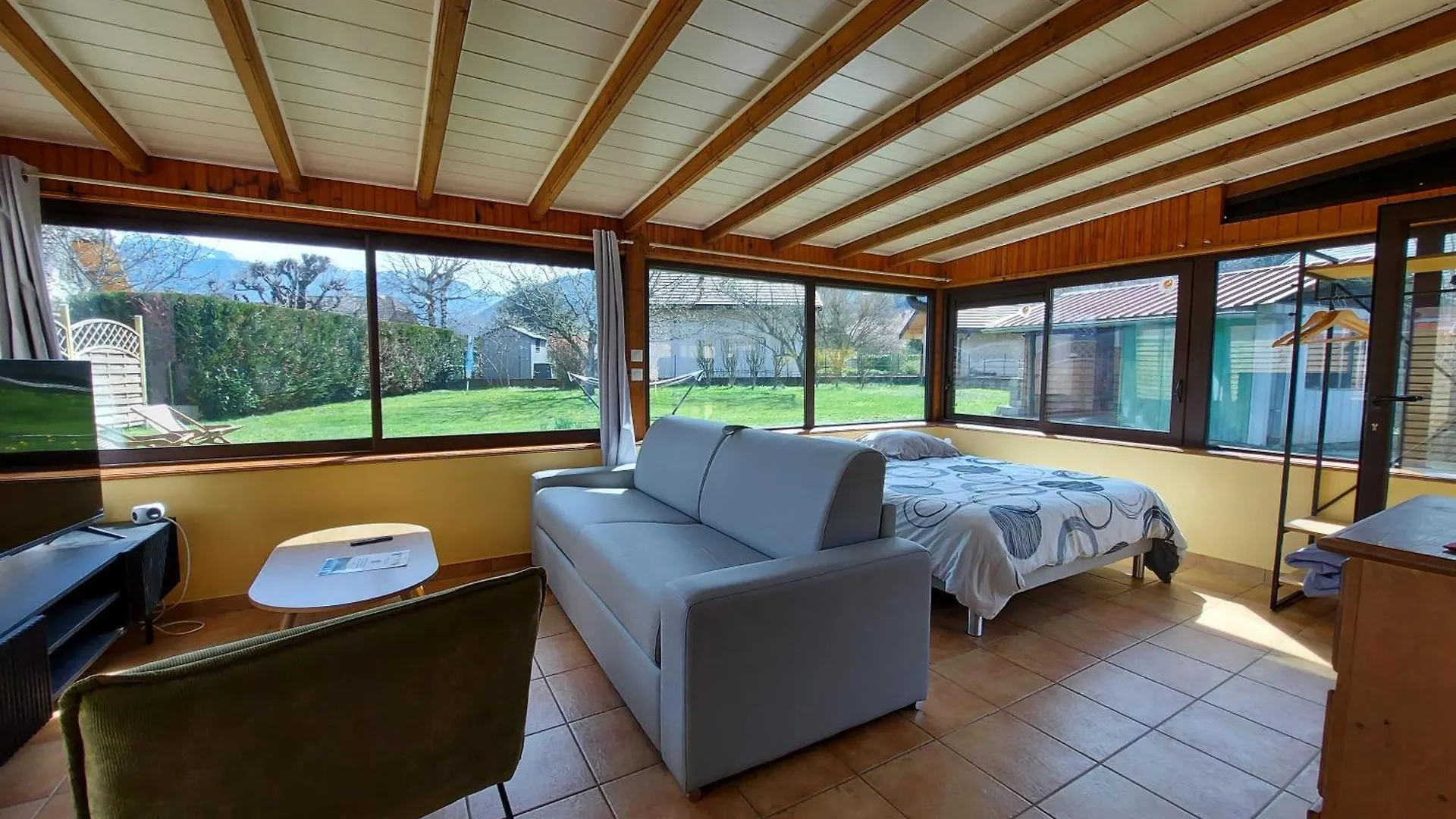 Entre Lac Et Montagne, Cote Calme, Spacieux 3 Pieces Avec Grand Jardin Saint-Jorioz